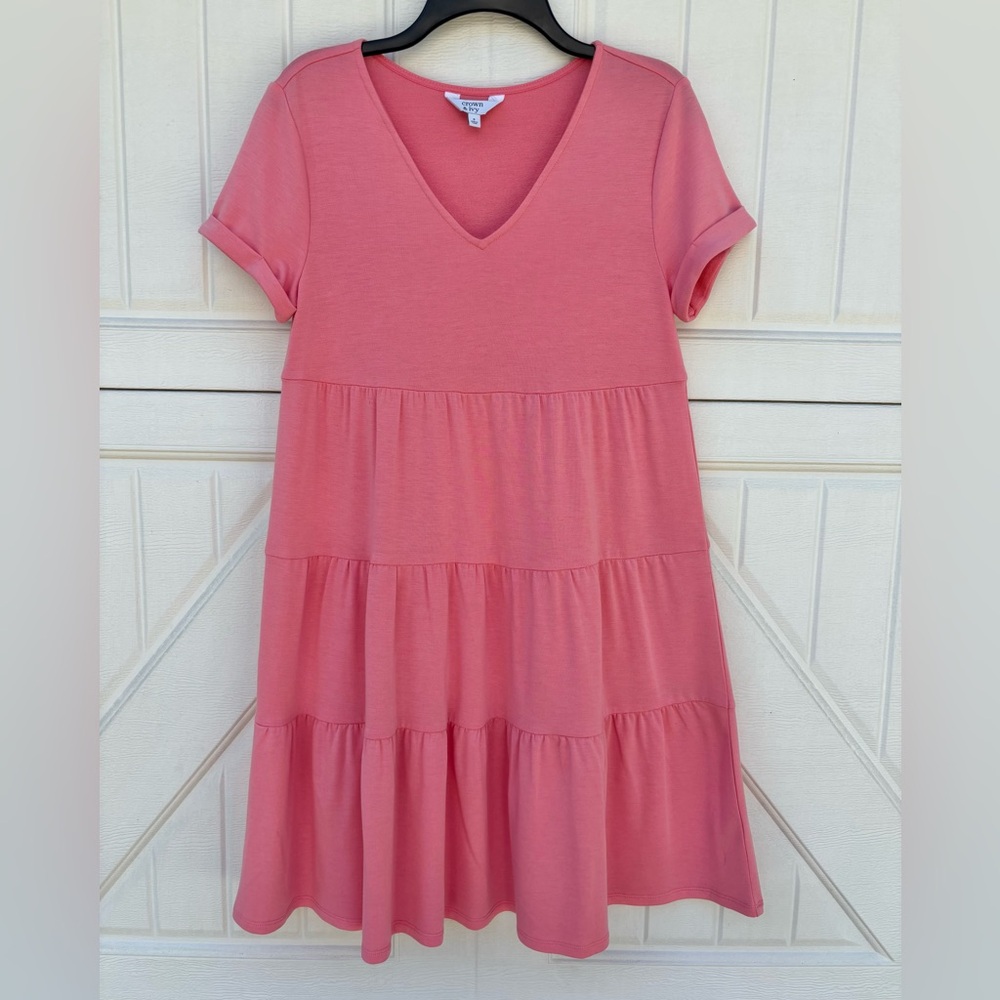 Crown & Ivy Pink Tiered Knit Dress Size S V Neck Soft Stretch NWOT